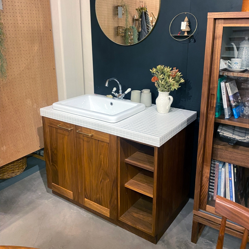 関西限定！現品のみ対象　ウォールナット材×25角タイル　洗面台