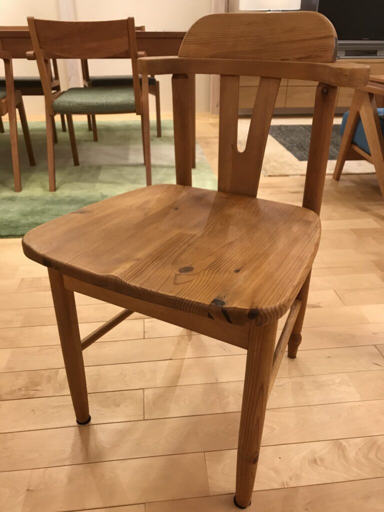 木製椅子の修理した様子