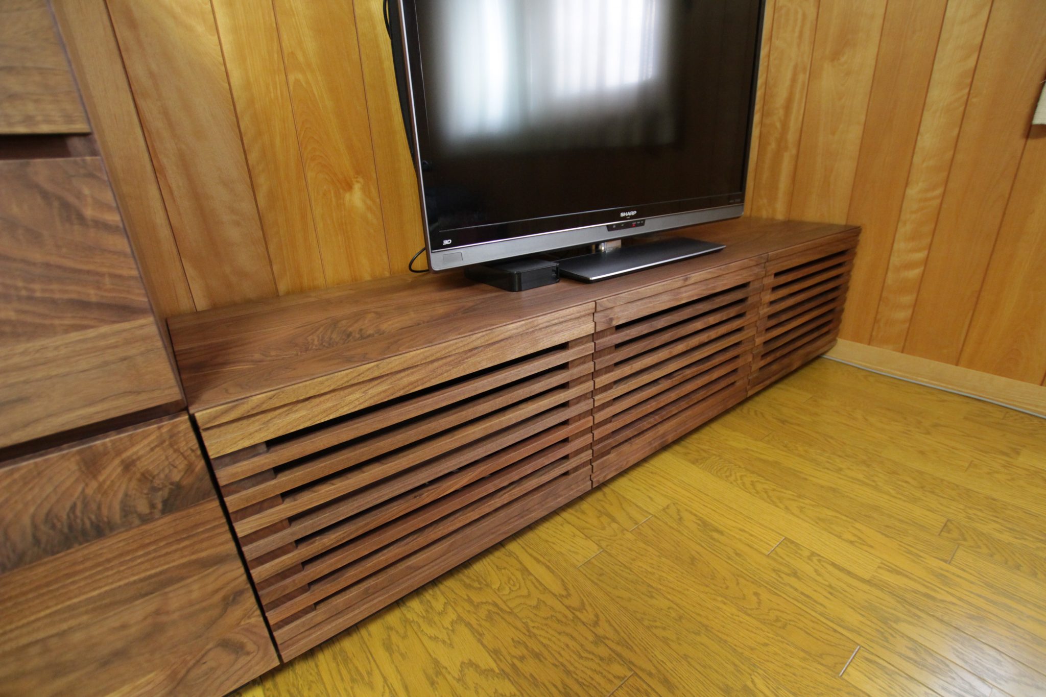 奈良県葛城市M様邸TVボード|オーダー家具なら専門店のリーフ