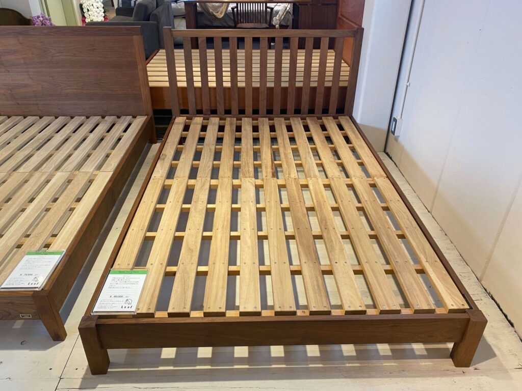 シャルドネの家具、ルッキのベッドのお求めは大阪狭山市のリーフへ