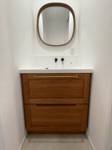 大阪でオーダー家具の専門店リーフの施工事例「大阪府泉南郡F様：ブラックチェリー材  洗面台」のアイキャッチ