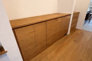 大阪でオーダー家具の専門店リーフの施工事例「京都市H様：両開き扉のキャビネット」のアイキャッチ